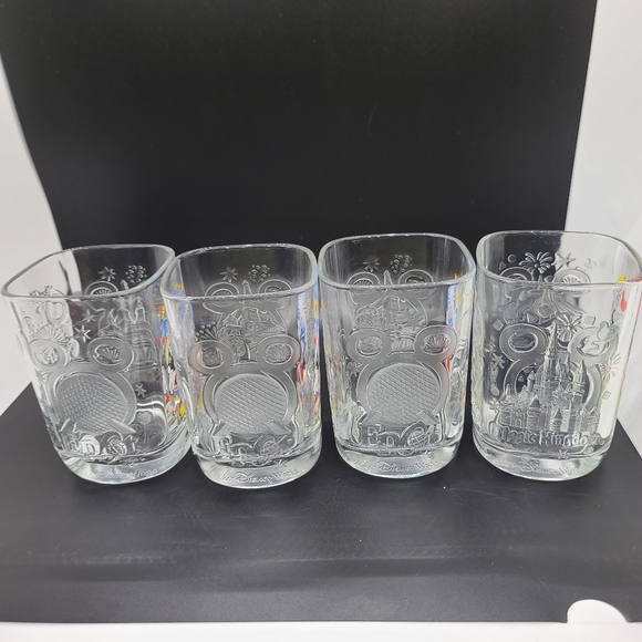 2000 Walt Disney World/ McDonald's Celebration Glasses. - Picture 5 of 16